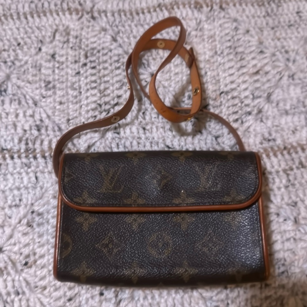LOUIS VUITTON FLORENTINE POUCHETTE